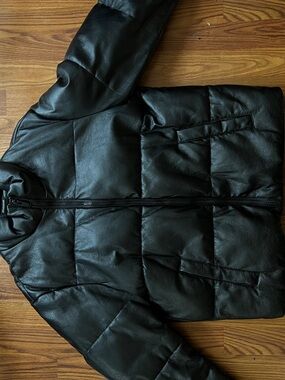 Men's Black Puffer Jacket - Sleek Quilted Coat